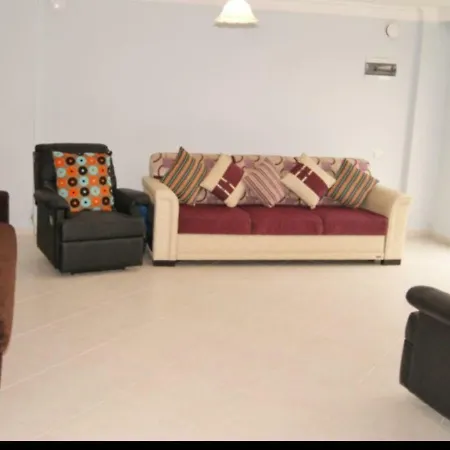 Picture Renting Your 5 Star Located In With Beautiful Private Pool, 1030 Vilă